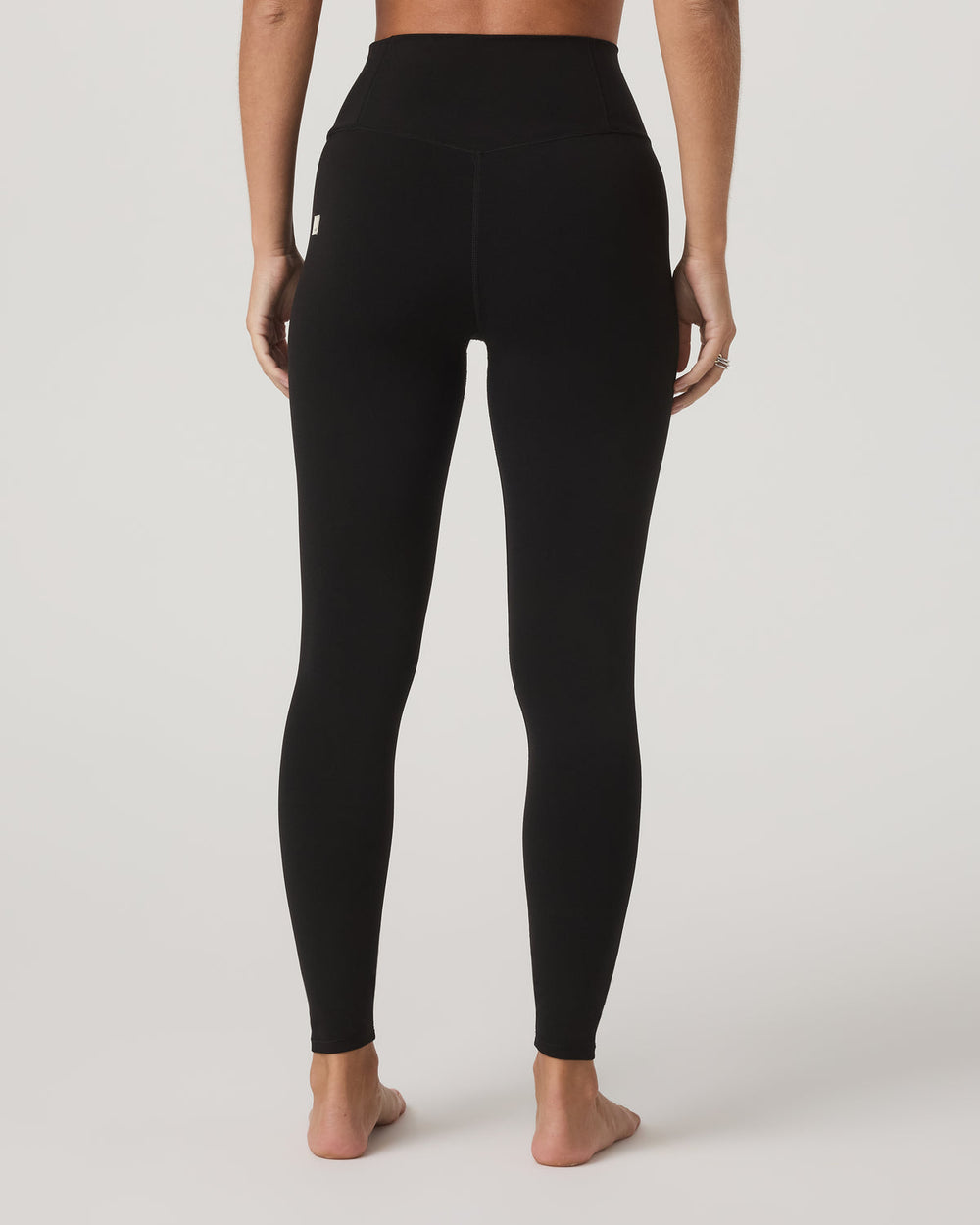 Vuori AllTheFeels™ Legging - Long Black | Vuori Outlet