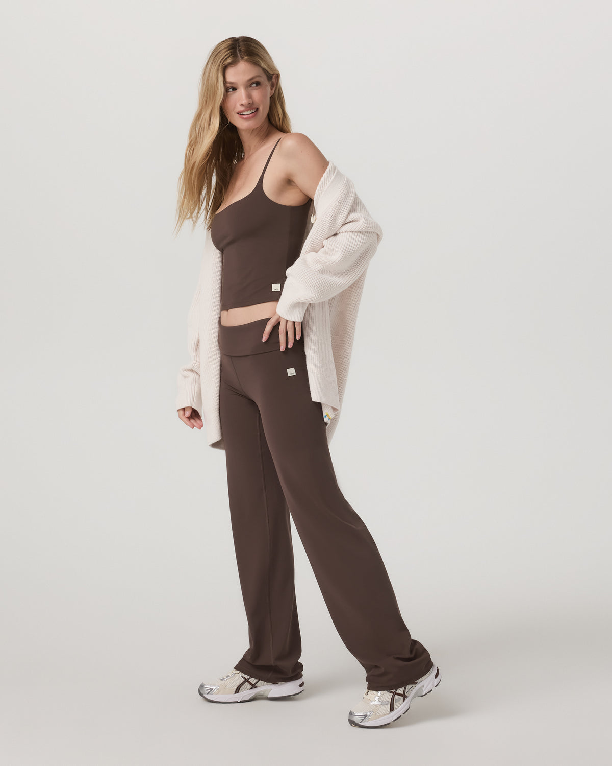 Vuori AllTheFeels™ Foldover Pant Women's Java Pants | Vuori US