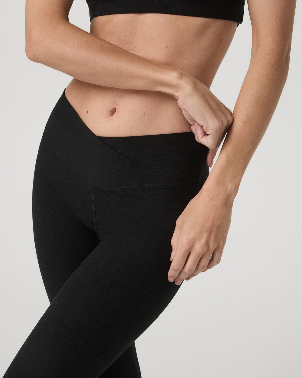 Elevation Rhythm Flare Black Heather | Vuori Clothing