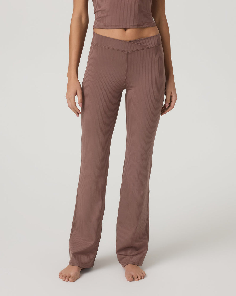 Inversion Rib Slim Flare Women's Sable Slim Flare Leggings | Vuori Outlet