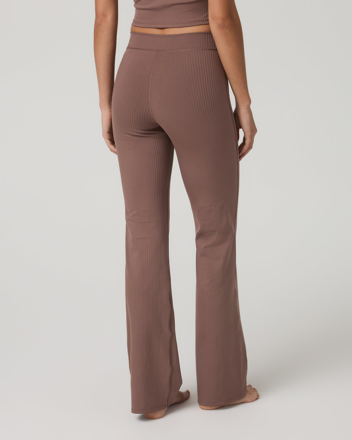 Inversion Rib Slim Flare Women's Sable Slim Flare Leggings | Vuori Outlet
