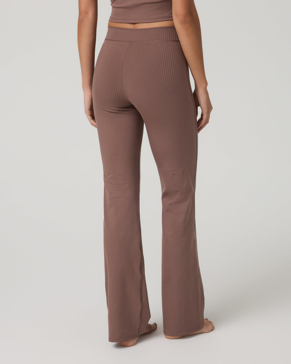 Inversion Rib Slim Flare Women's Sable Slim Flare Leggings | Vuori Outlet