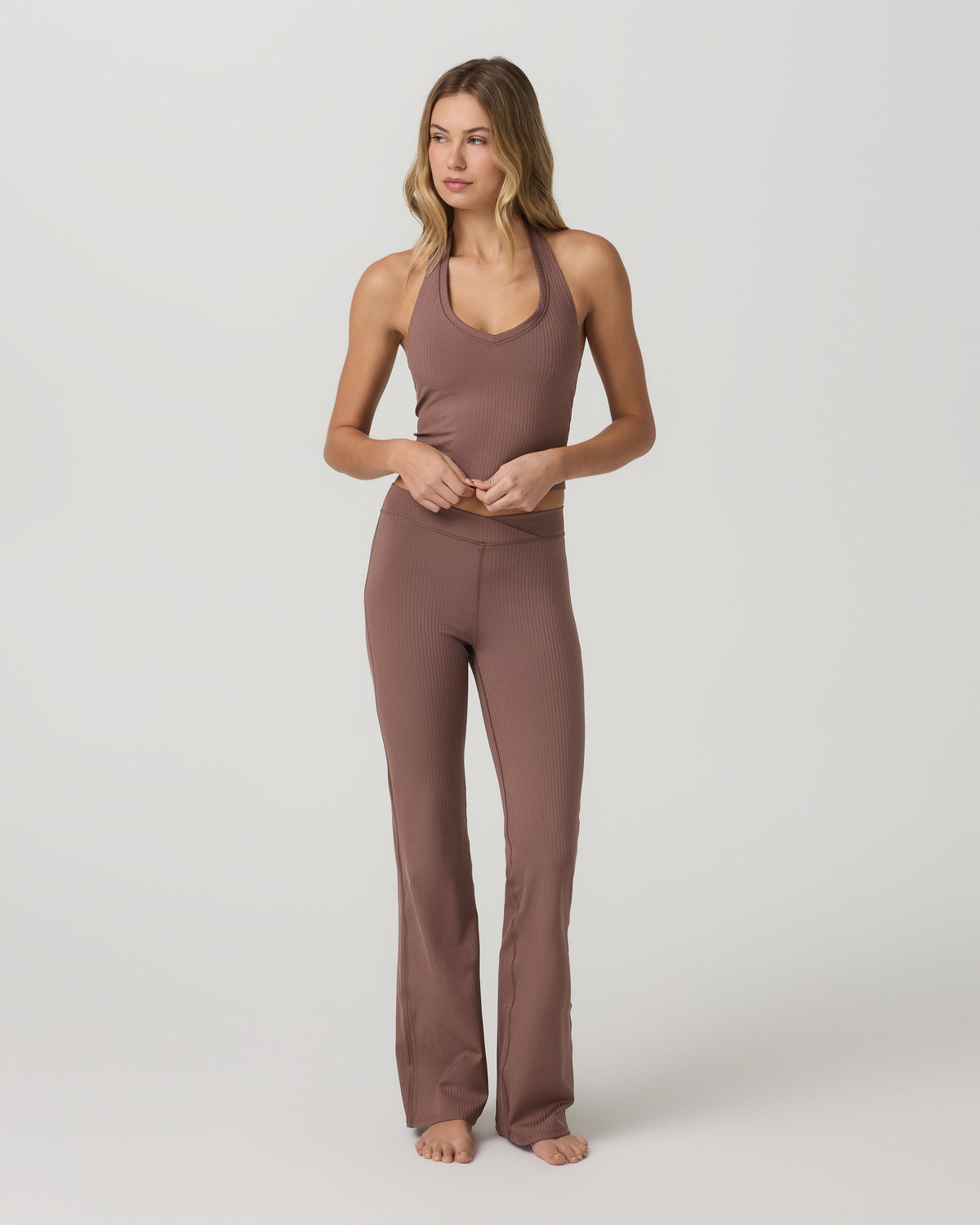Inversion Rib Slim Flare Women's Sable Slim Flare Leggings | Vuori Outlet