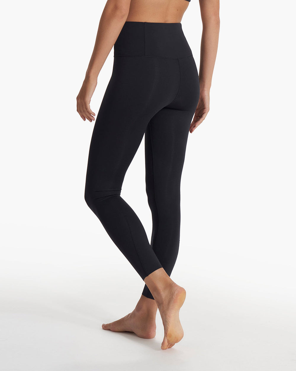 Evolve Legging Smooth Black 7/8 Leggings | Vuori Outlet