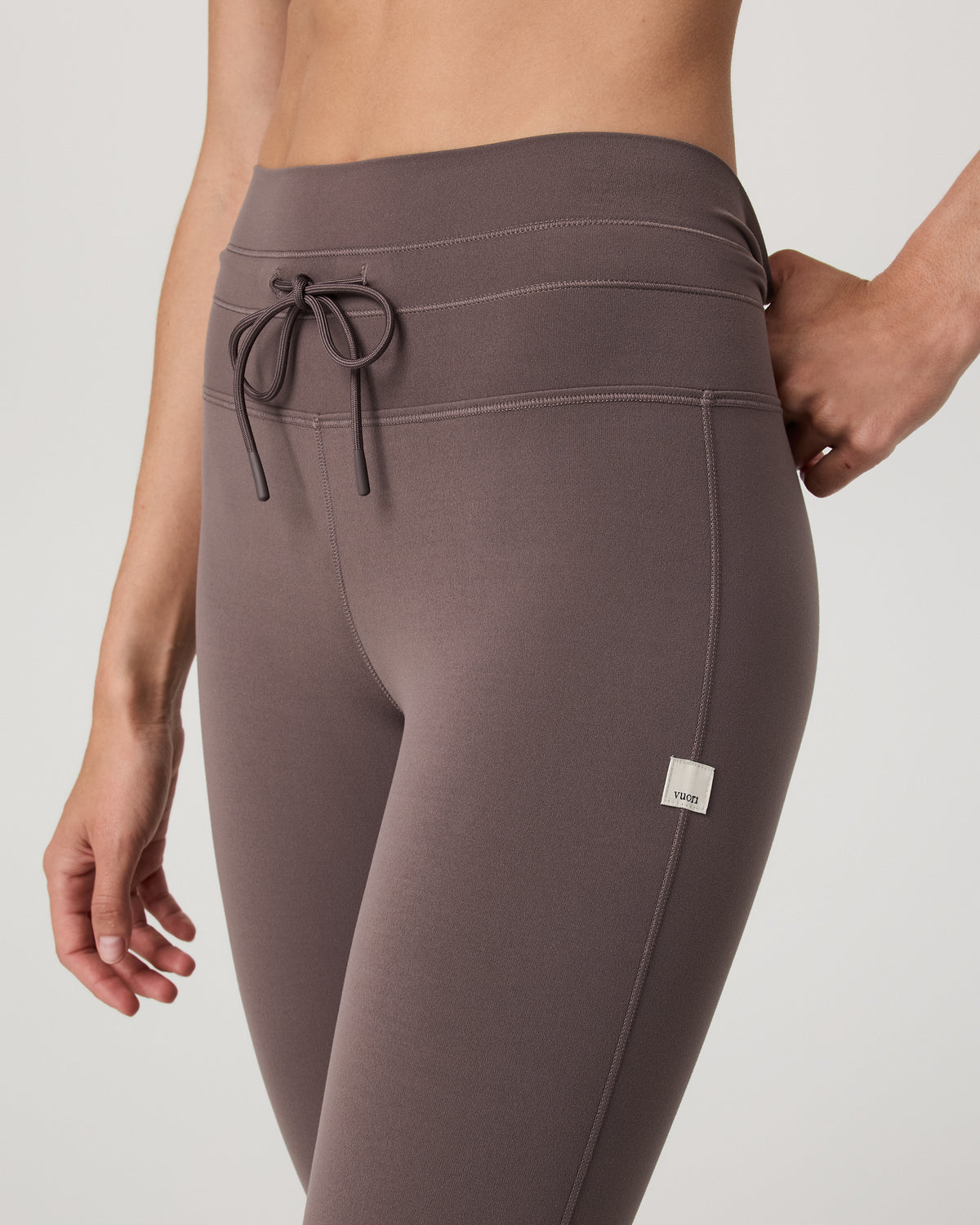 Women's Daily Form Legging - Short Huckleberry | Vuori Online