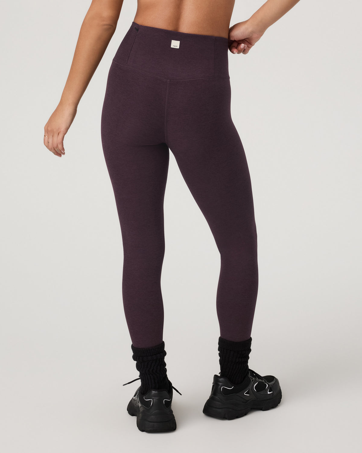 Clean Elevation Legging - Short Raisin Heather Leggings | Vuori US