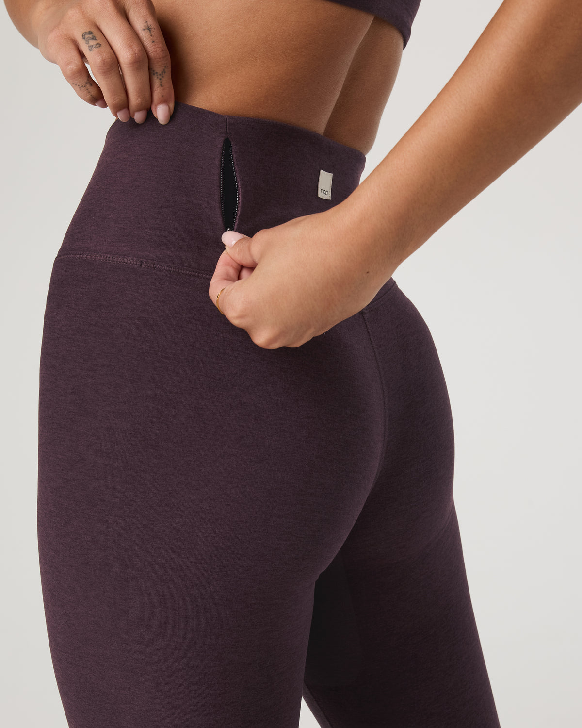 Clean Elevation Legging - Short Raisin Heather Leggings | Vuori US
