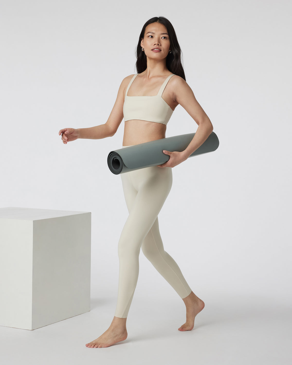 Evolve Legging Bone High-Rise Leggings | Vuori For sale