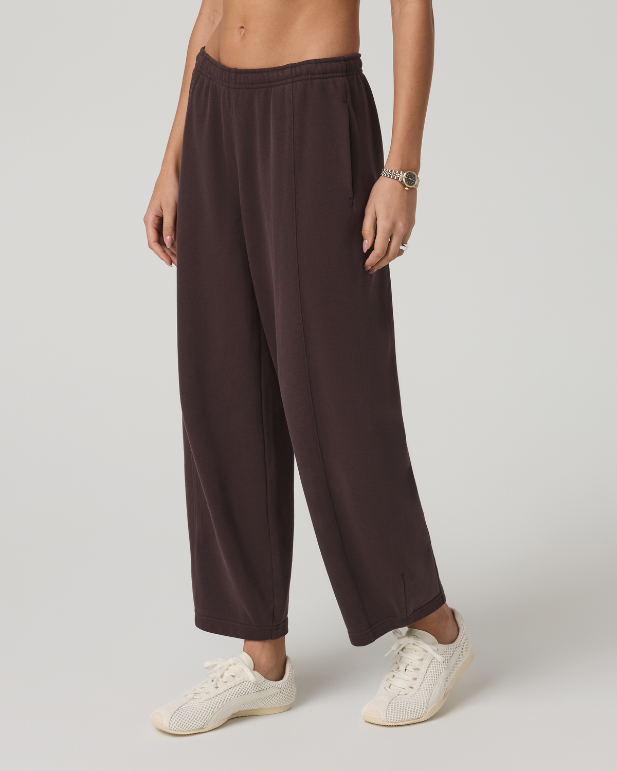 Sedona Barrel Sweatpant Women's French Roast Sweatpants | Vuori Clothing