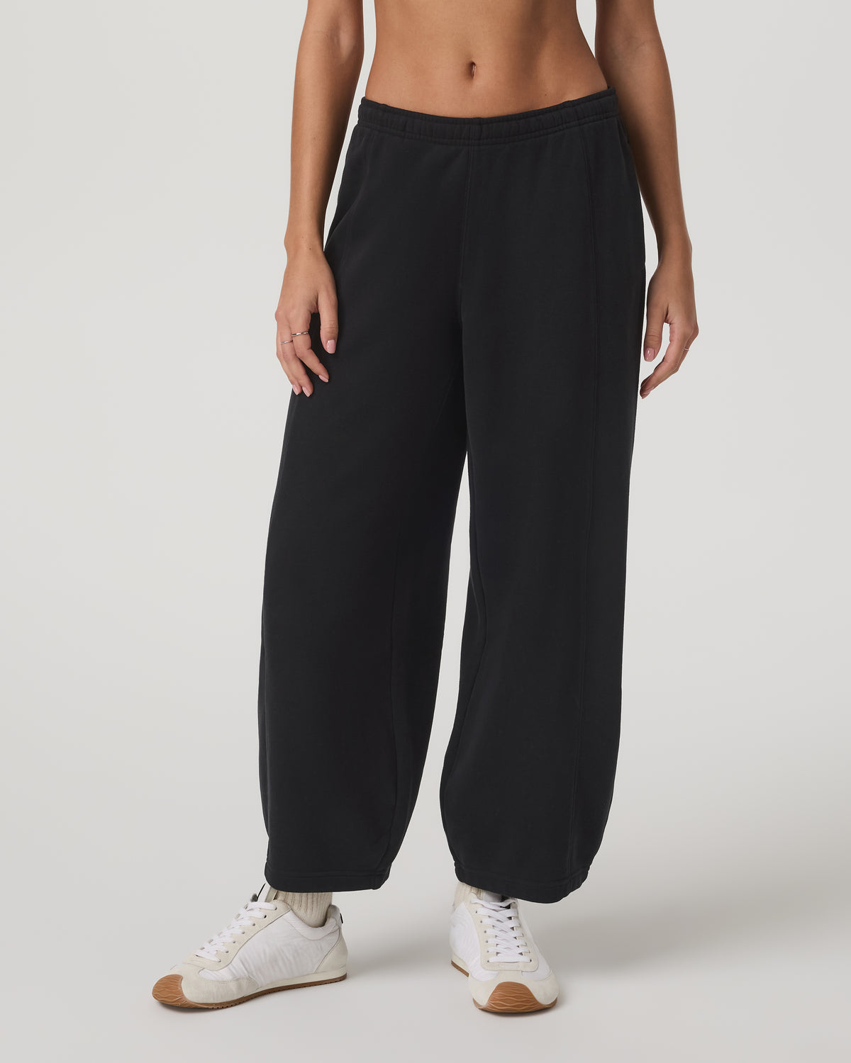 Sedona Barrel Sweatpant Women's Black Relaxed Fit Pants | Vuori Sale