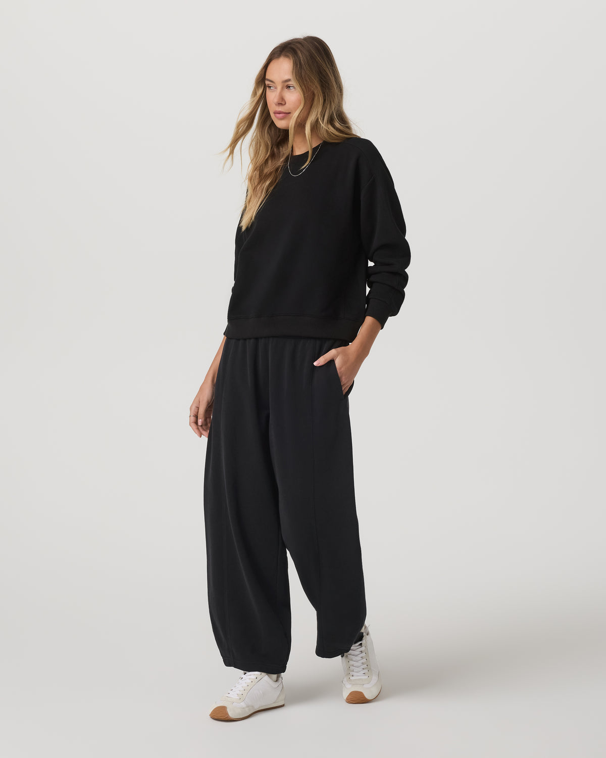Sedona Barrel Sweatpant Women's Black Relaxed Fit Pants | Vuori Sale