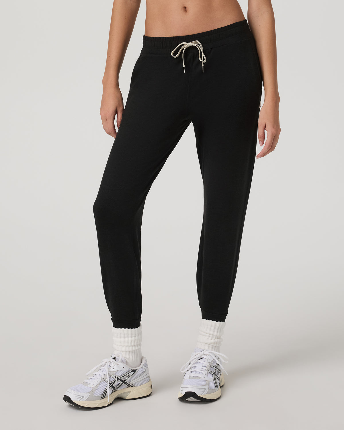 Performance Jogger Black Heather Sweatpants | Vuori Outlet