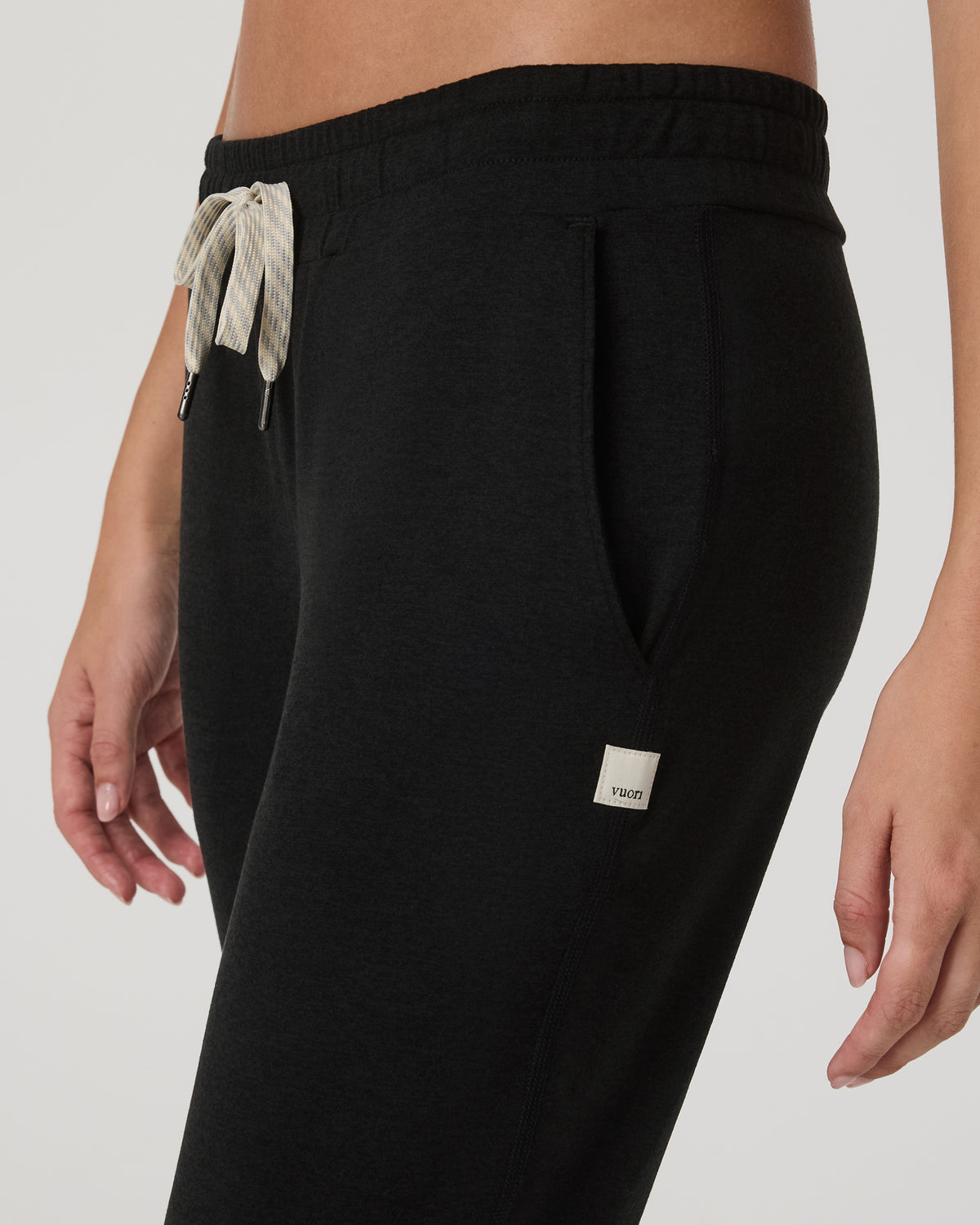 Performance Jogger Black Heather Sweatpants | Vuori Outlet