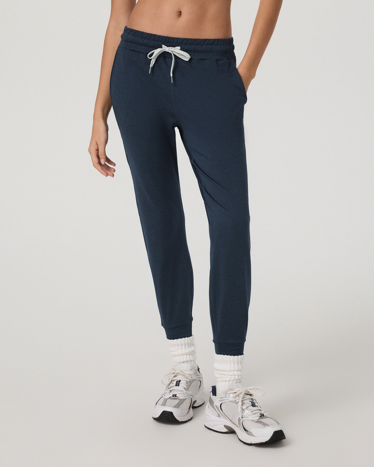 Performance Jogger Midnight Moisture-Wicking Joggers | Vuori