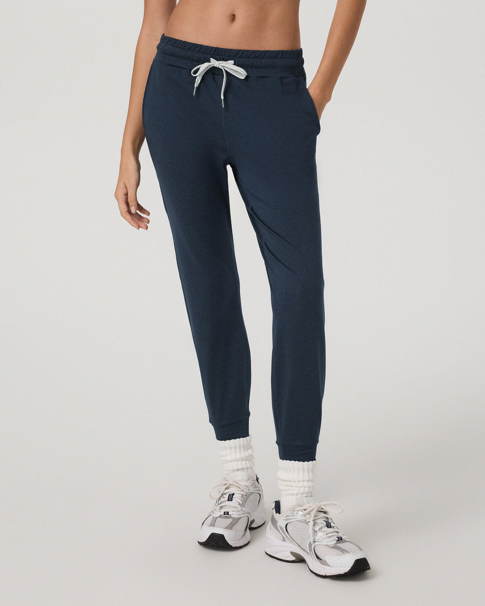 Performance Jogger Midnight Moisture-Wicking Joggers | Vuori