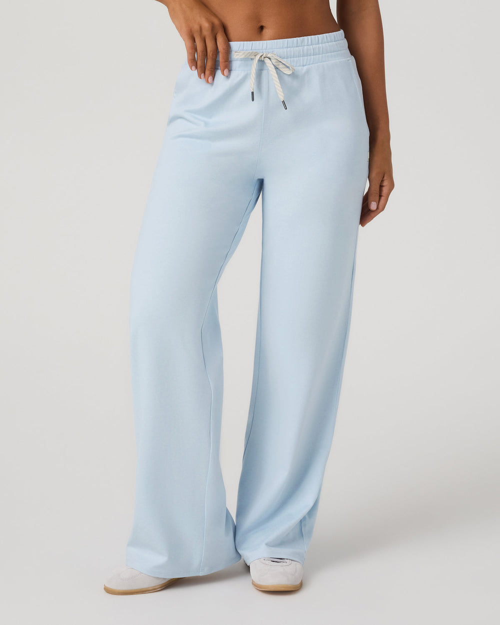 Halo Essential Wideleg - Short Soft Sky Heather Pants | Vuori Outlet