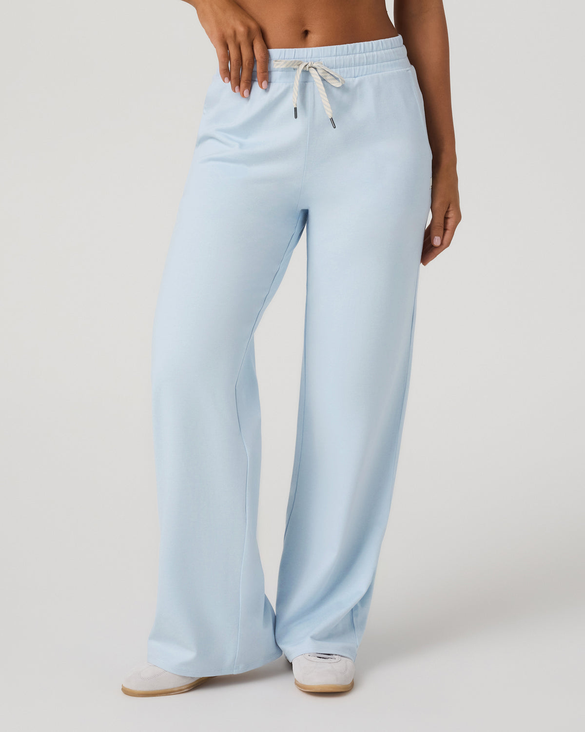 Halo Essential Wideleg - Short Soft Sky Heather Pants | Vuori Outlet