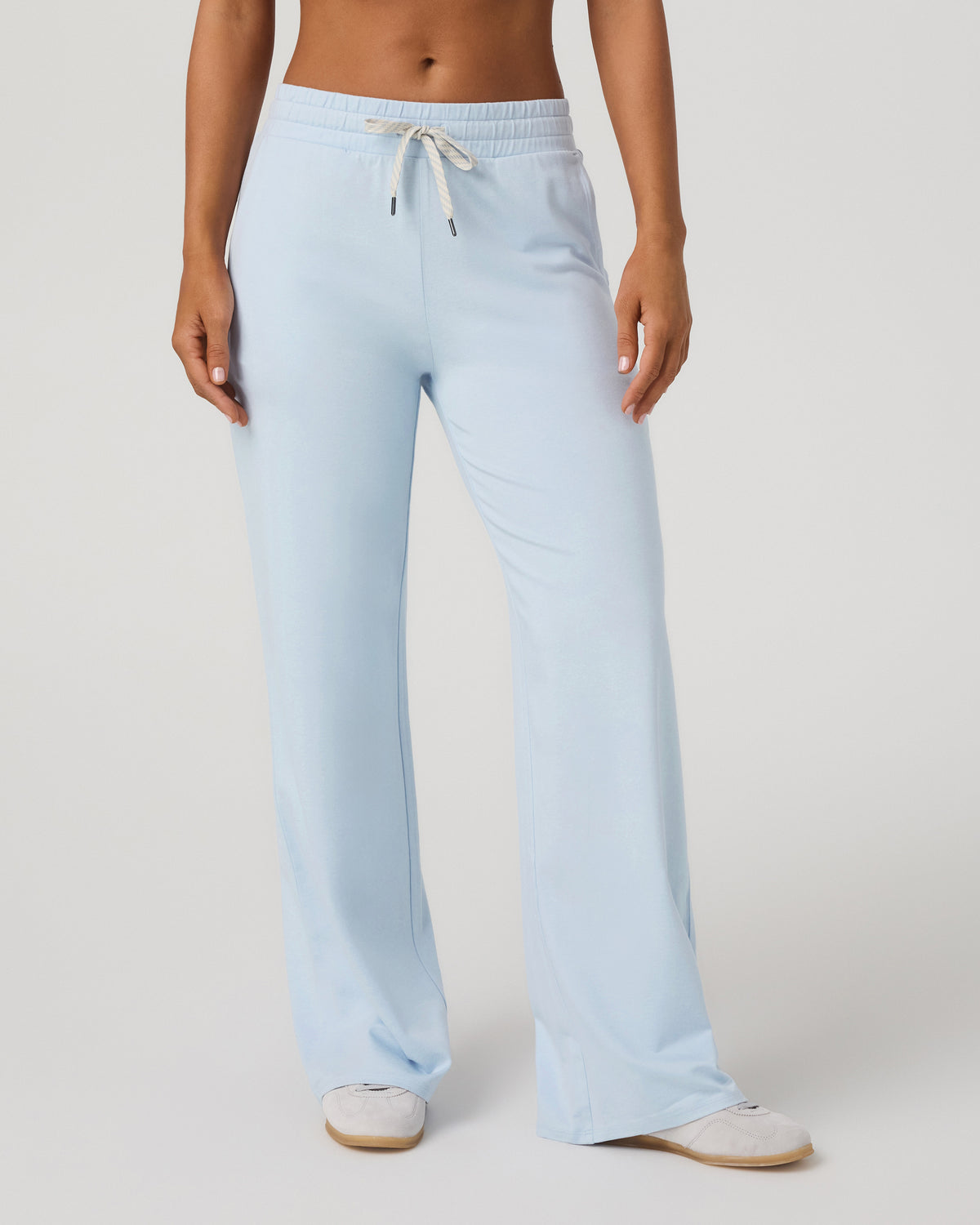 Halo Essential Wideleg - Short Soft Sky Heather Pants | Vuori Outlet