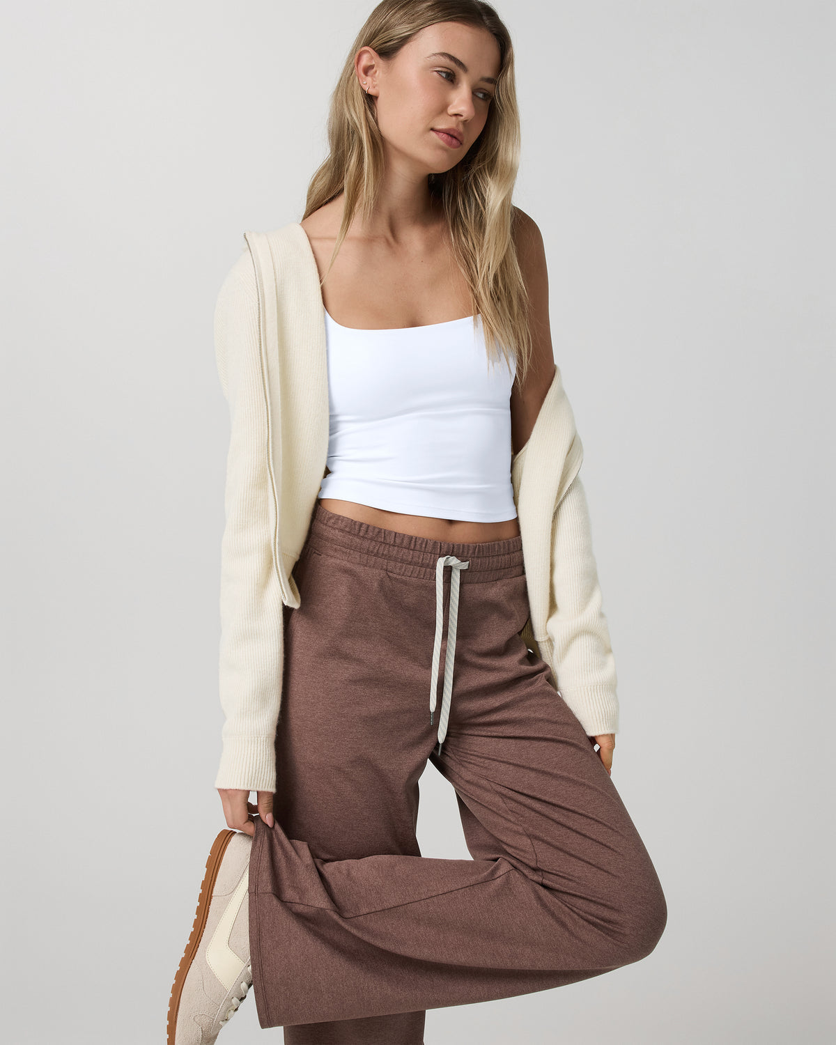 Halo Essential Wideleg Pant Women's Sable Heather Pant | Vuori US
