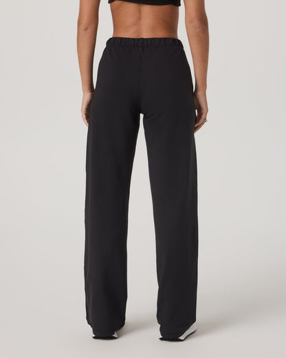 Women's Halo Modern Strght Leg Pant - Short Solid Black | Vuori On sale