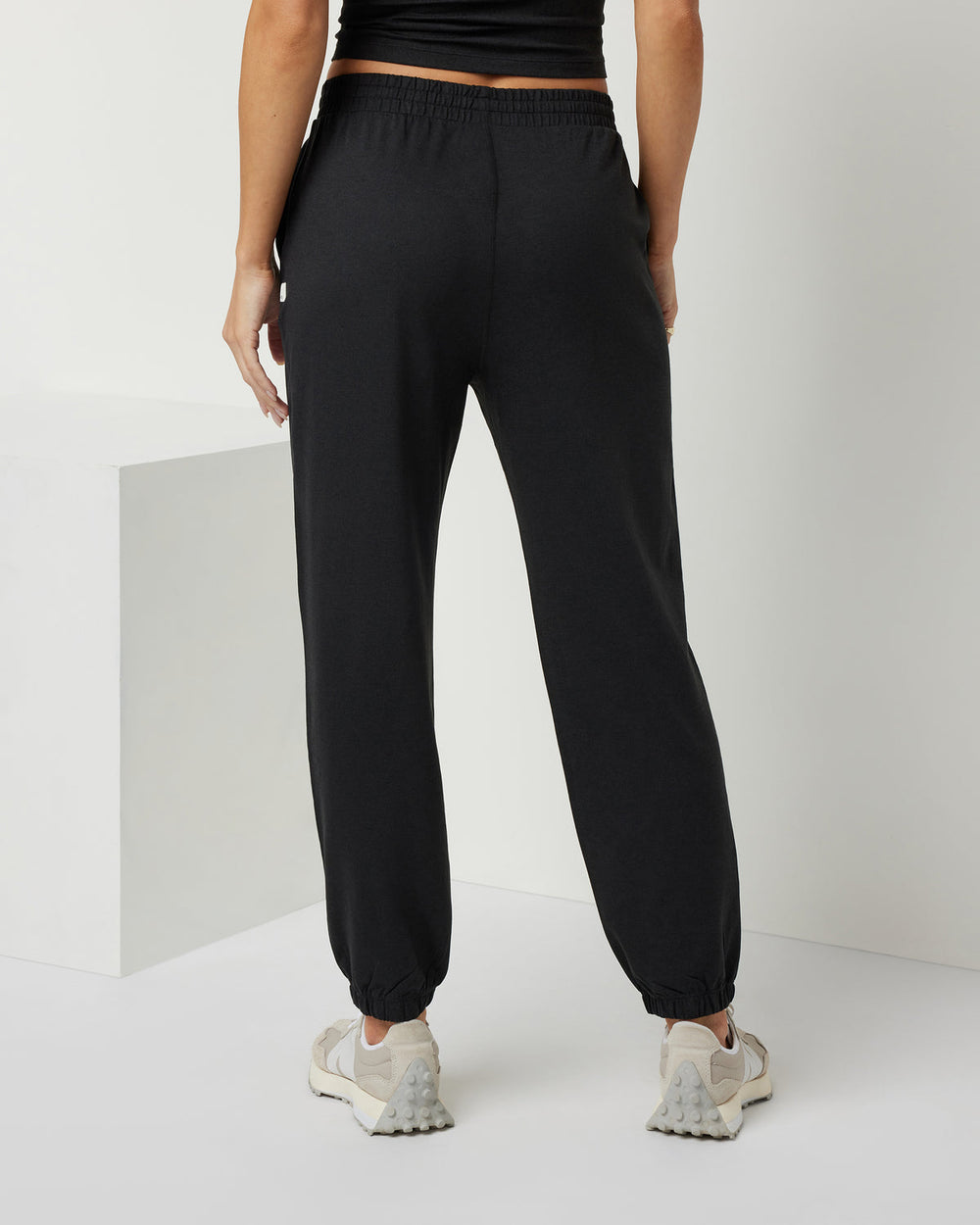 Boyfriend Sweatpant Women's Black Sweatpants | Vuori Clothing