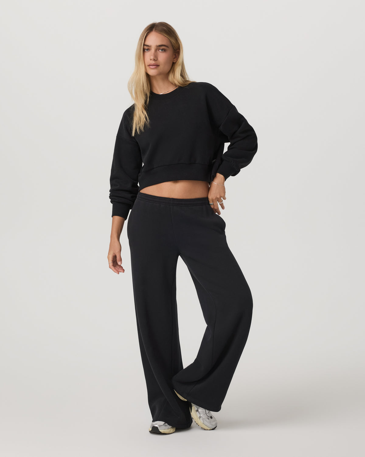 Women's Restore Ultra Wideleg Sweatpant Washed Black | Vuori