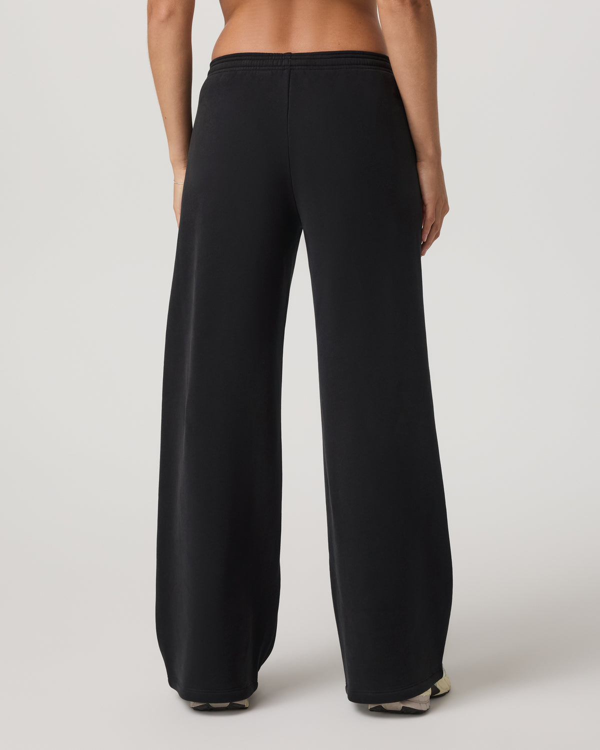 Women's Restore Ultra Wideleg Sweatpant Washed Black | Vuori