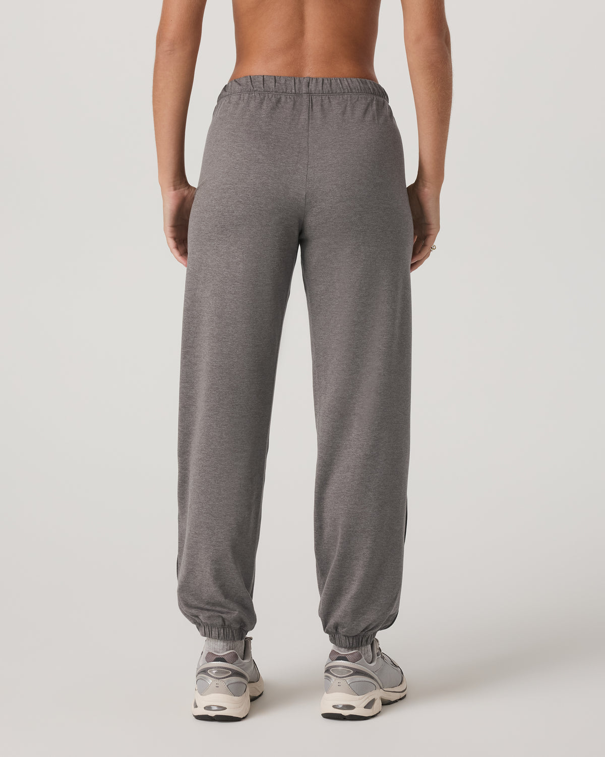 Halo Modern Sweatpant Women's Chia Heather Pants | Vuori Outlet