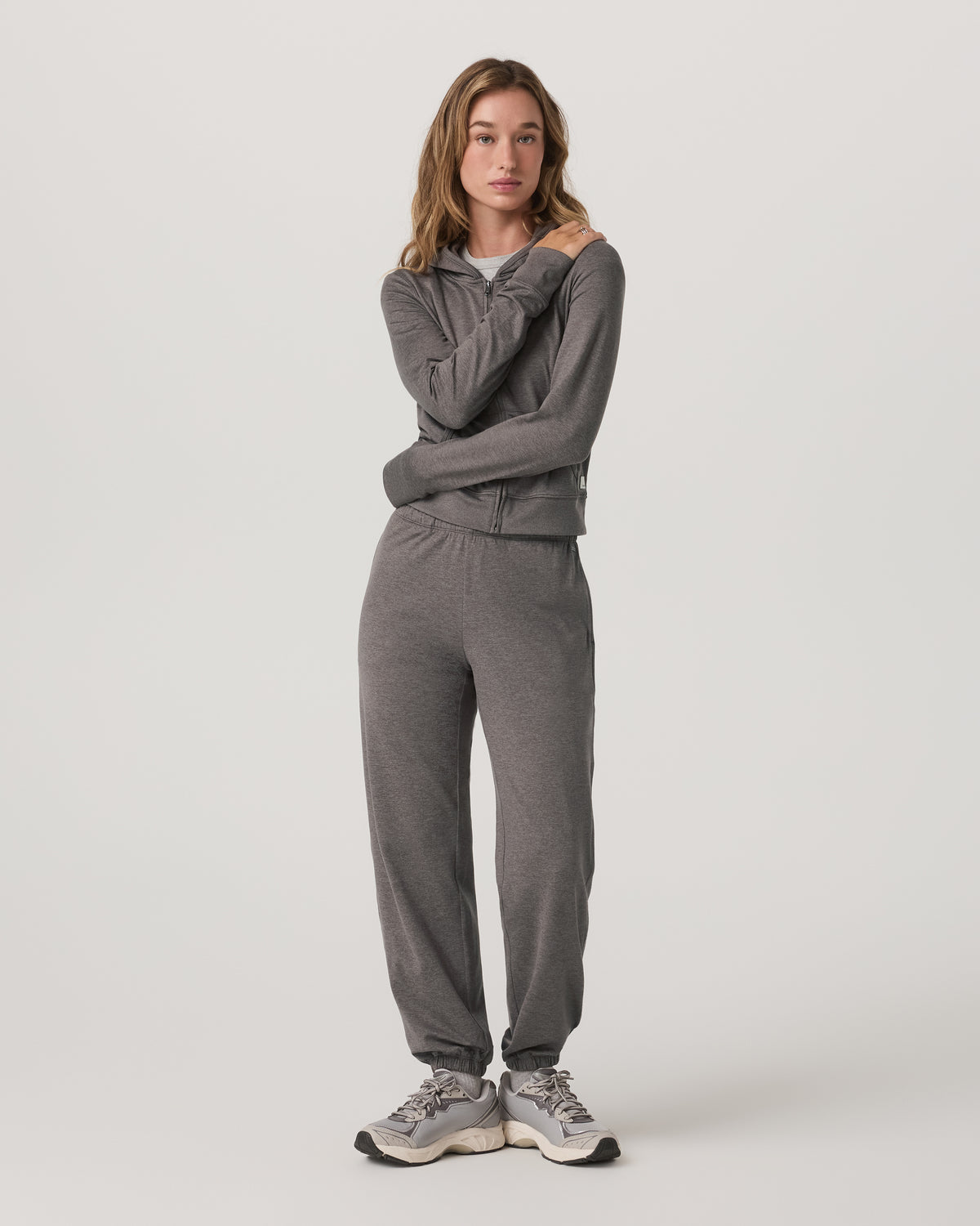 Halo Modern Sweatpant Women's Chia Heather Pants | Vuori Outlet