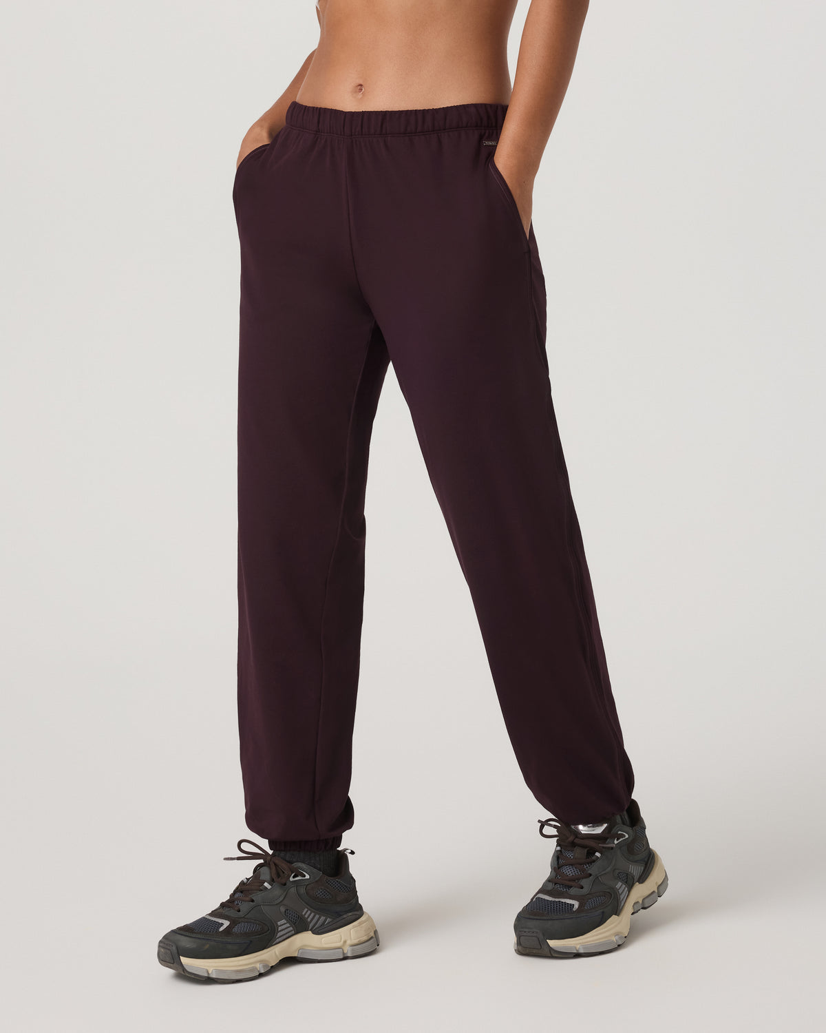 Halo Modern Sweatpant Women's Raisin Pants | Vuori Online
