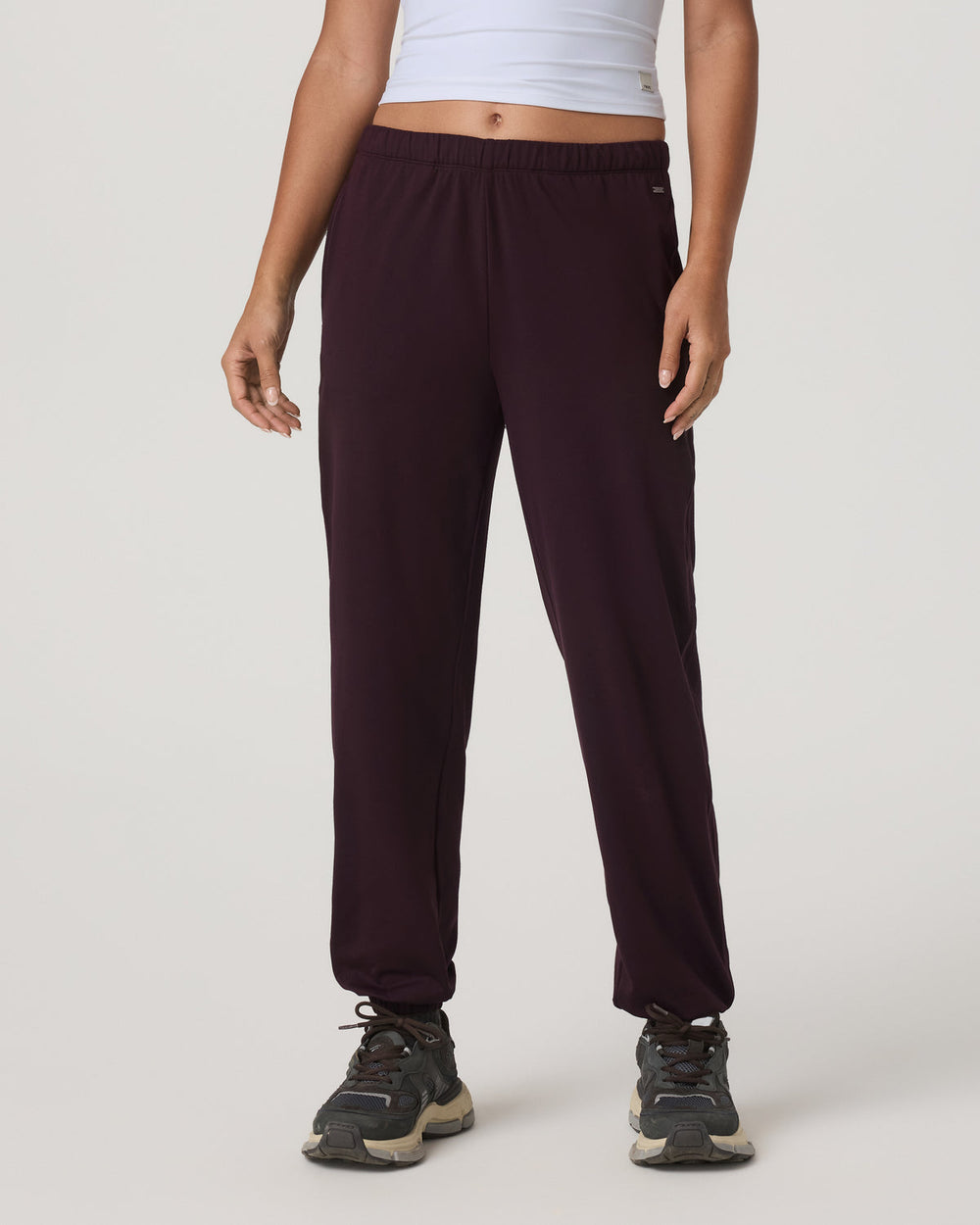 Halo Modern Sweatpant Women's Raisin Pants | Vuori Online
