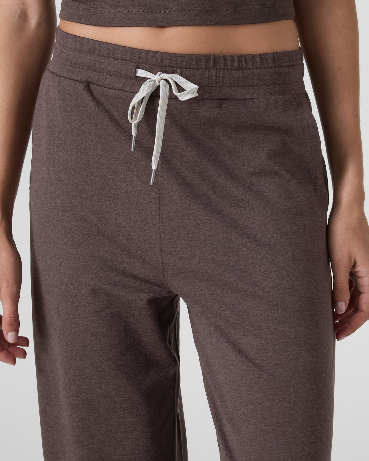 Halo Essential Wideleg Pant - Long Java Heather | Vuori