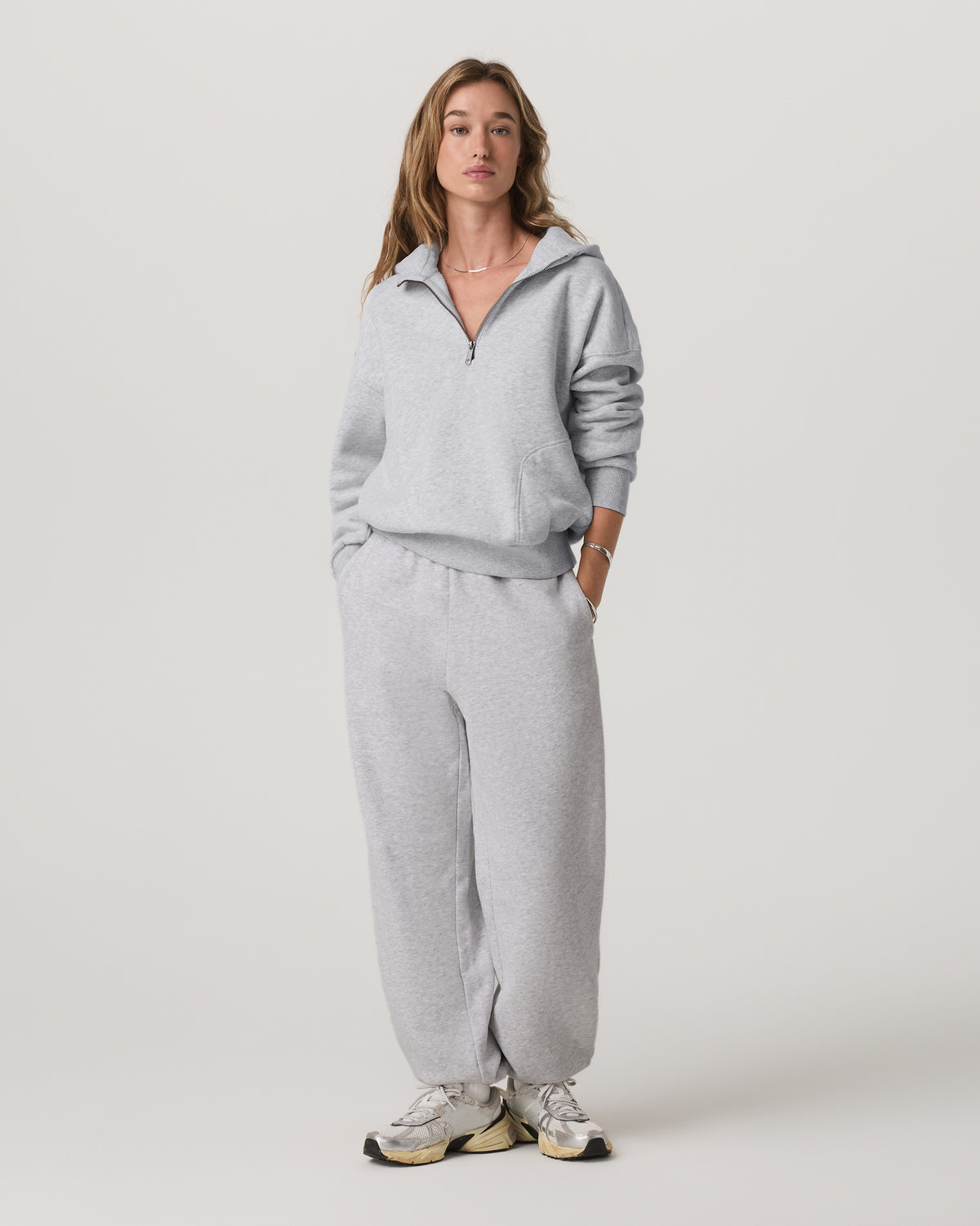 Women's Restore Classic Sweatpant - Short Pale Grey | Vuori Online