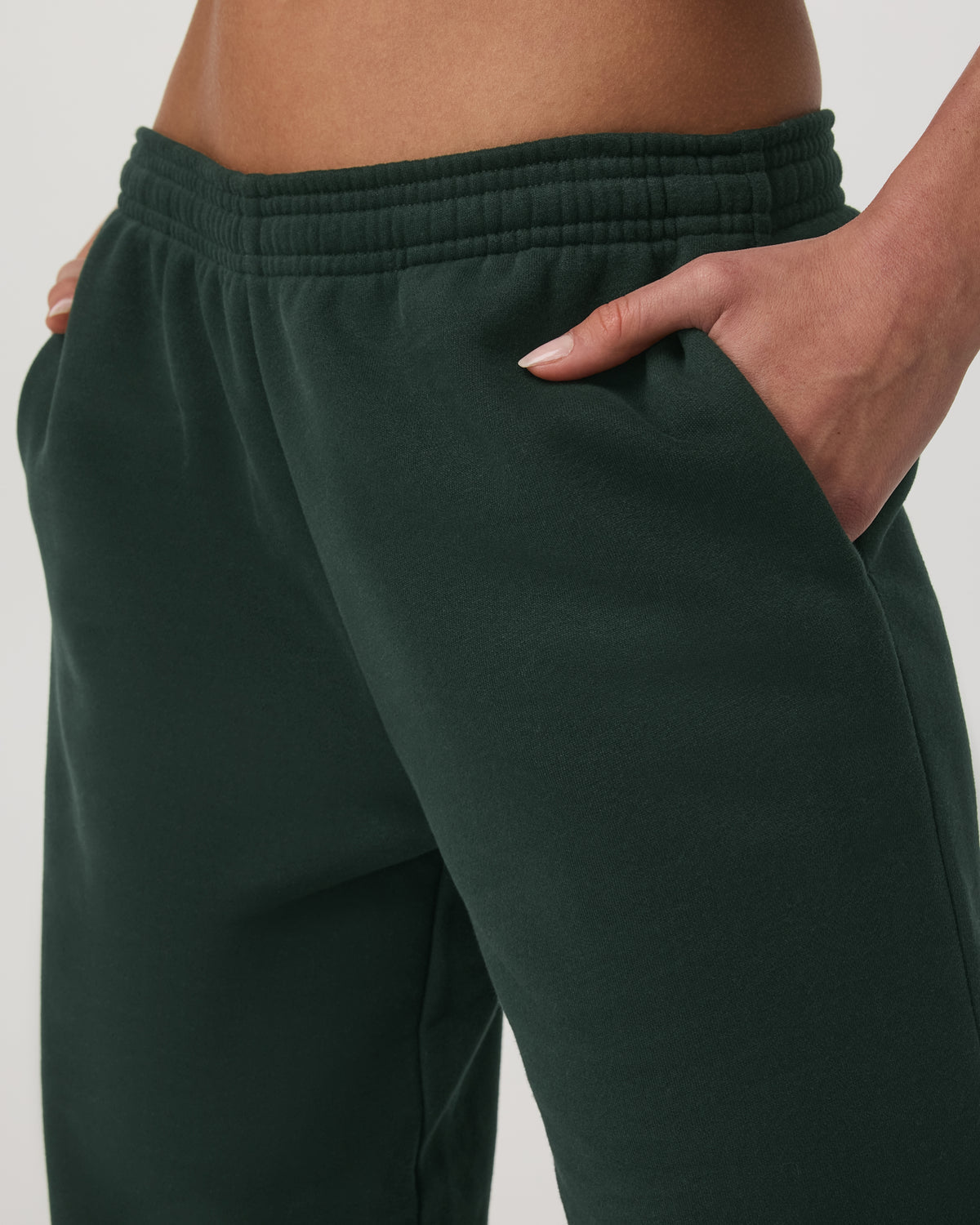 Restore Straight Leg Sweatpant Women's Evergreen Pants | Vuori Online