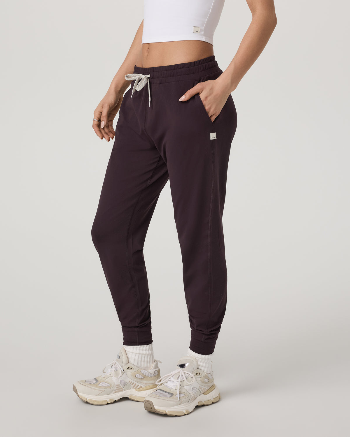 Performance Jogger - Long Women's Raisin Joggers | Vuori Clothing
