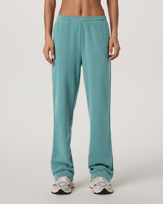 Women's Sedona Straight Leg Sweatpant - Short Bluegrass | Vuori