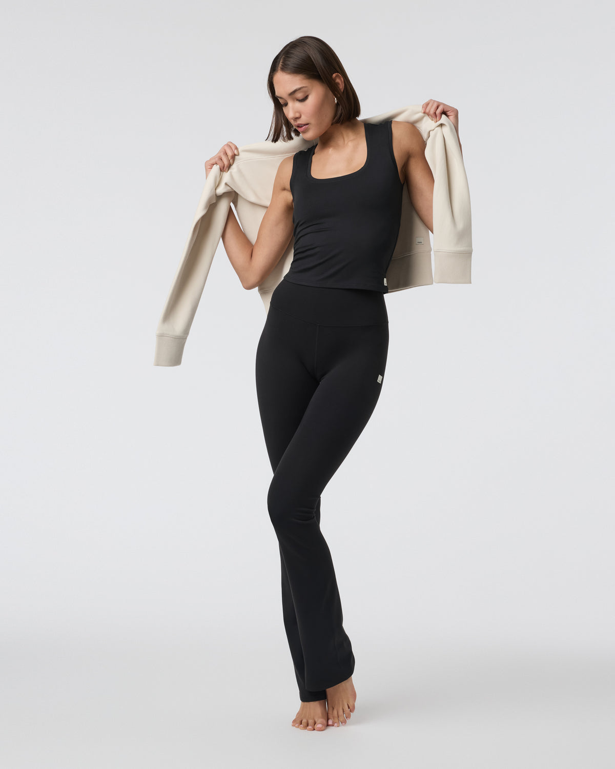 Halo Essential Scoop Tank Solid Black | Vuori