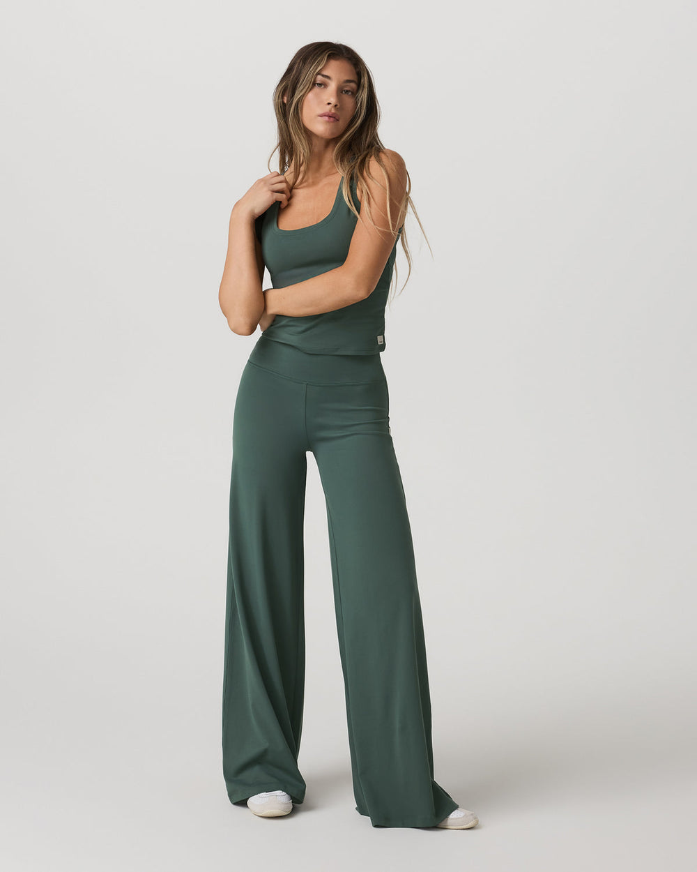 Halo Essential Scoop Tank Women's Agate Green Tank Top | Vuori For sale