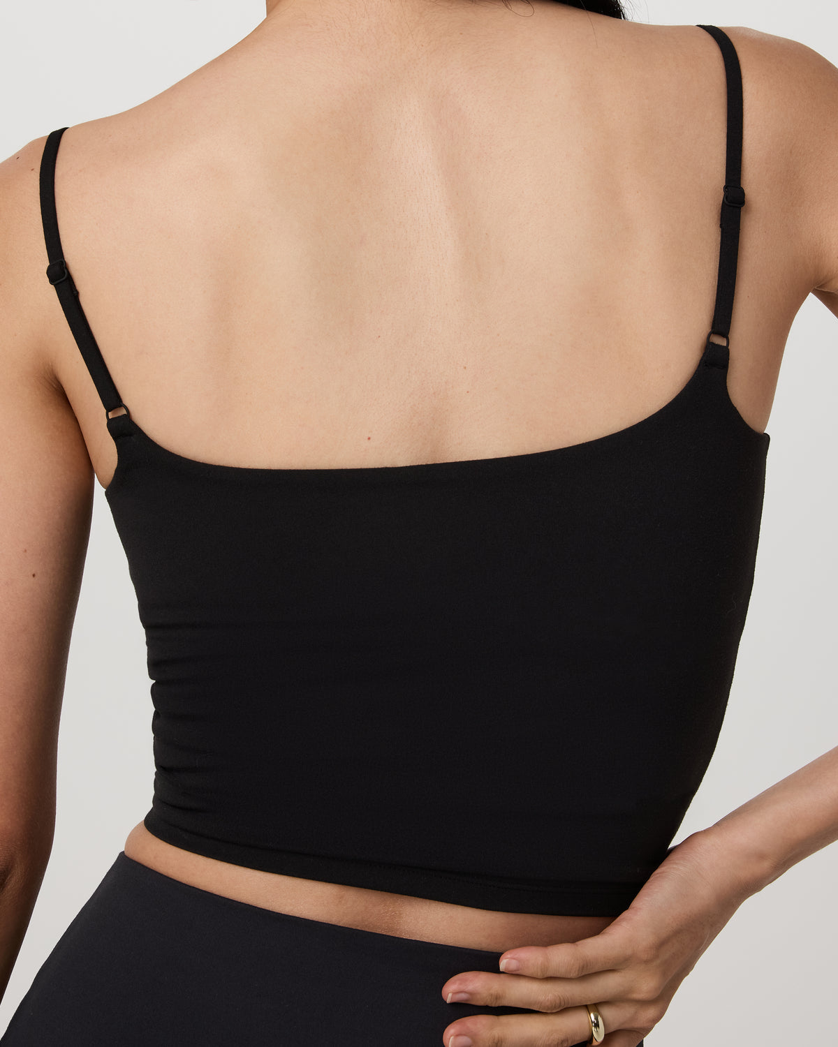 Vuori AllTheFeels™ Cami Women's Black Tank Top | Vuori Outlet