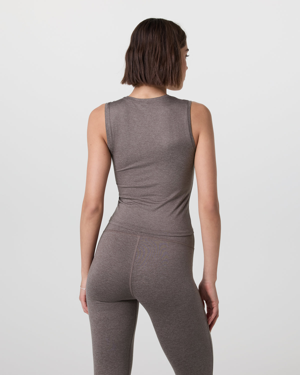 Halo Essential Scoop Tank Chia Heather | Vuori Outlet