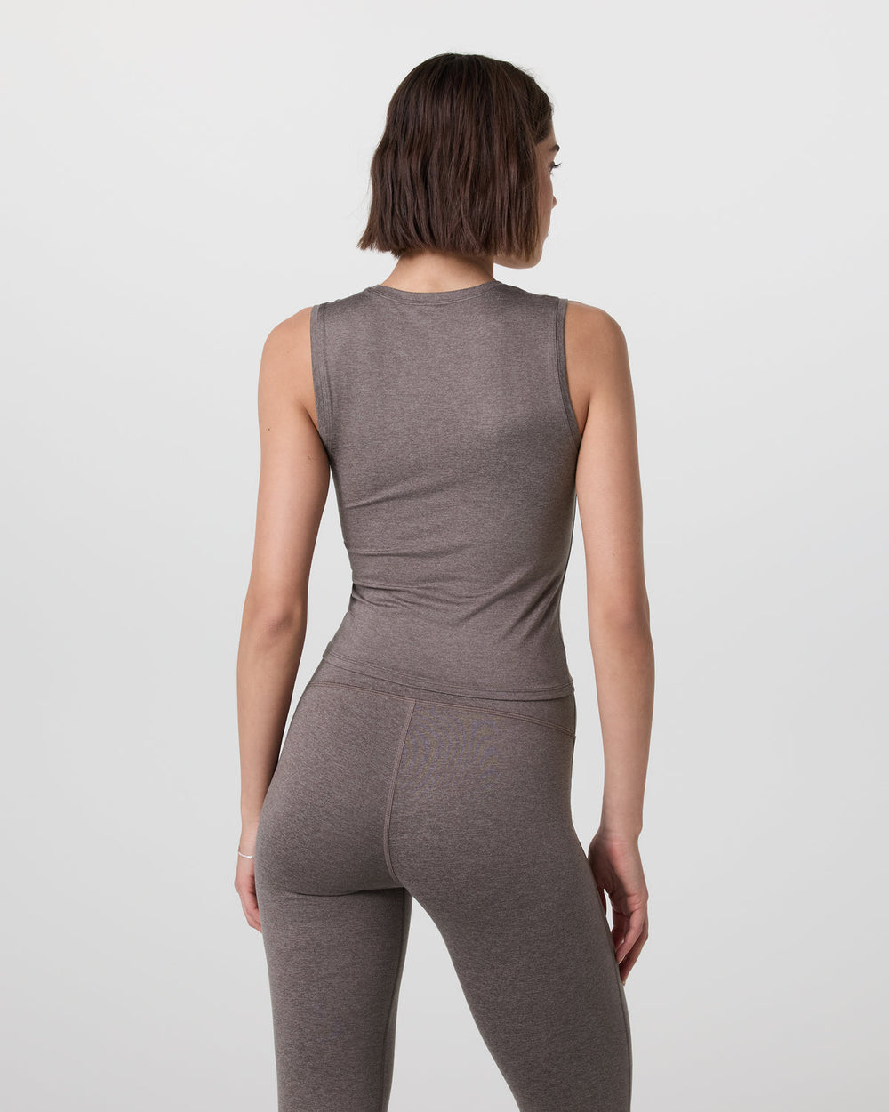 Halo Essential Scoop Tank Chia Heather | Vuori Outlet