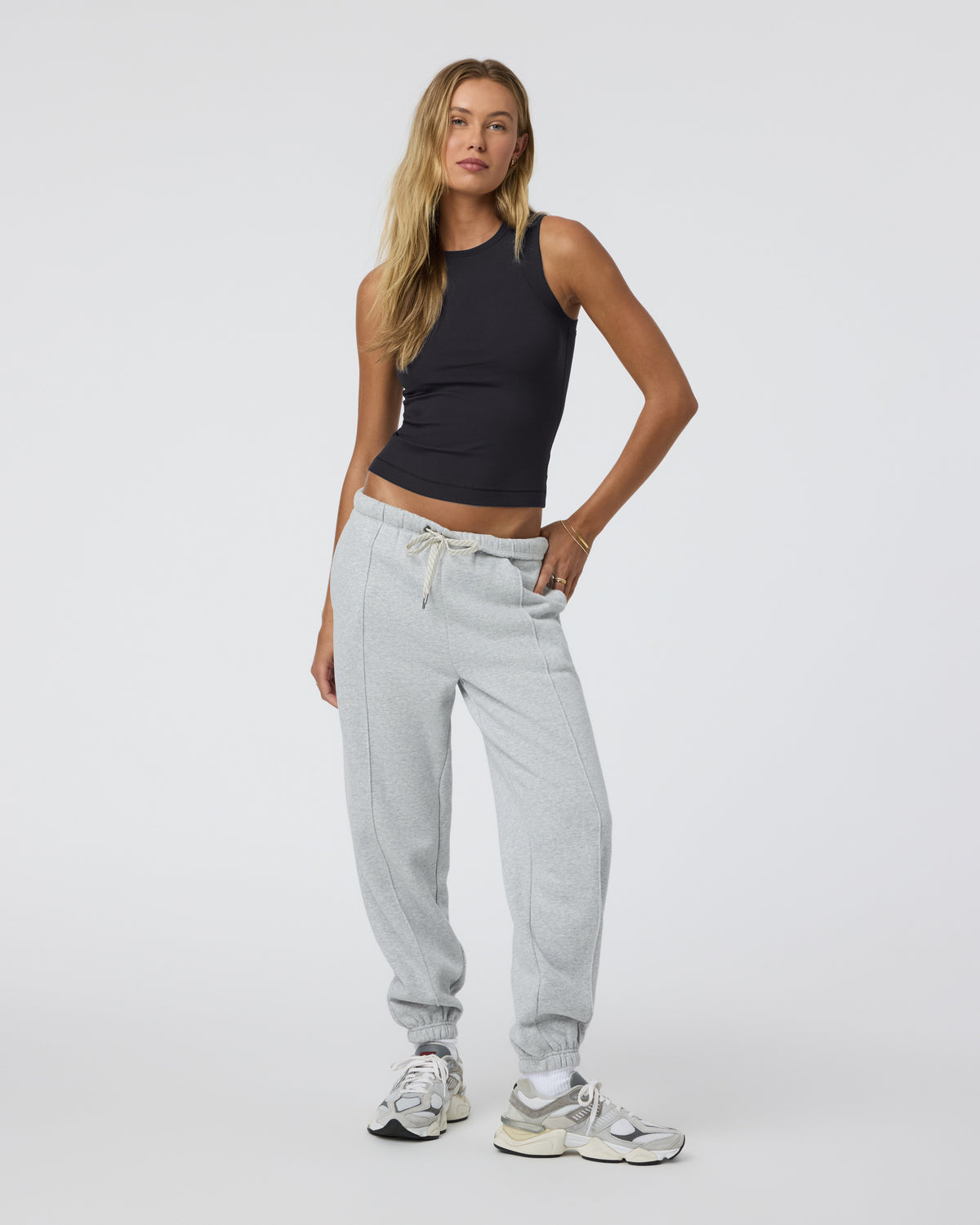 Pose Modern Tank Black | Vuori Outlet