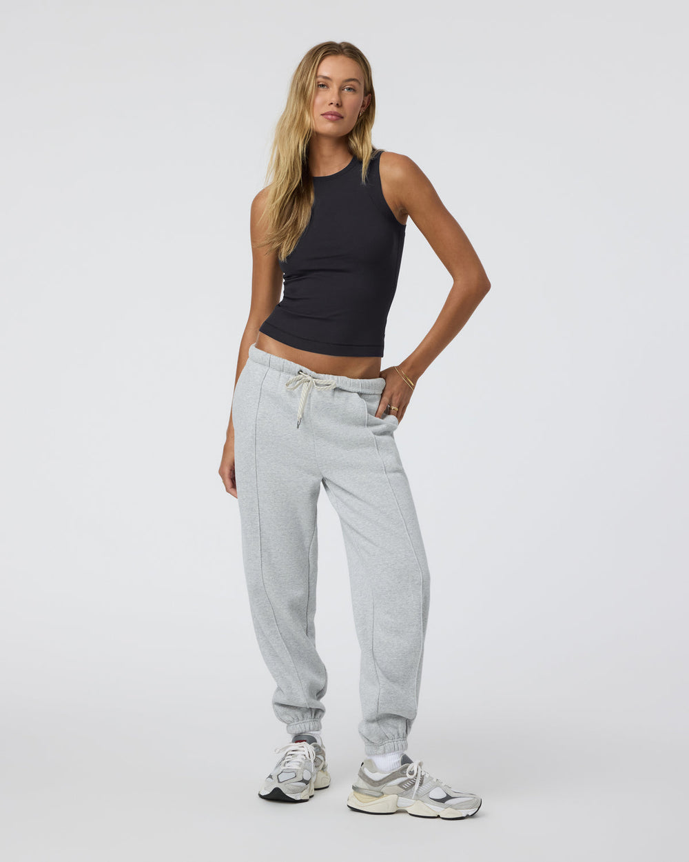 Pose Modern Tank Black | Vuori Outlet