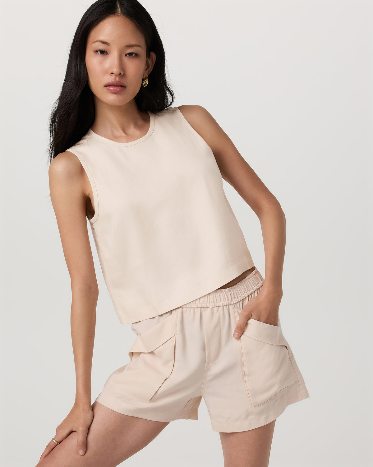 Trestles Twill Crop Tank Women's Sand Dollar Tank Top | Vuori Outlet