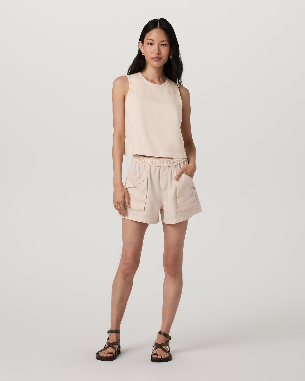 Trestles Twill Crop Tank Women's Sand Dollar Tank Top | Vuori Outlet