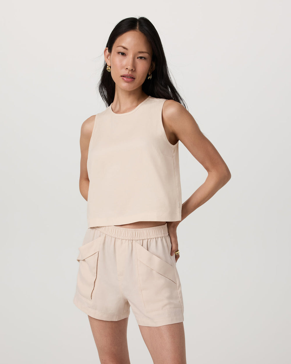 Trestles Twill Crop Tank Women's Sand Dollar Tank Top | Vuori Outlet