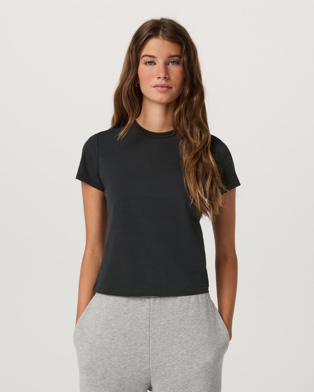 Short Sleeve Feather Classic Tee Washed Black T-Shirt | Vuori