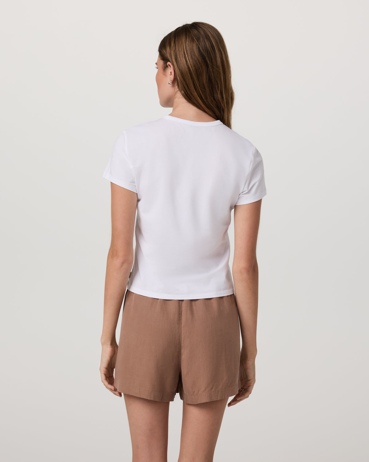 Short Sleeve Feather Classic Tee Women's White T-Shirt | Vuori Discount