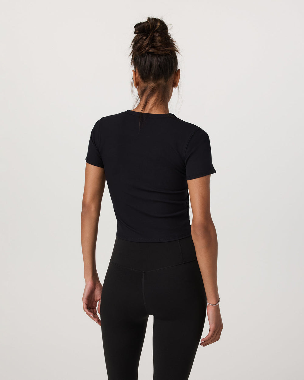 Pose Fitted Tee Women's Black Fitted Shirt | Vuori Sale