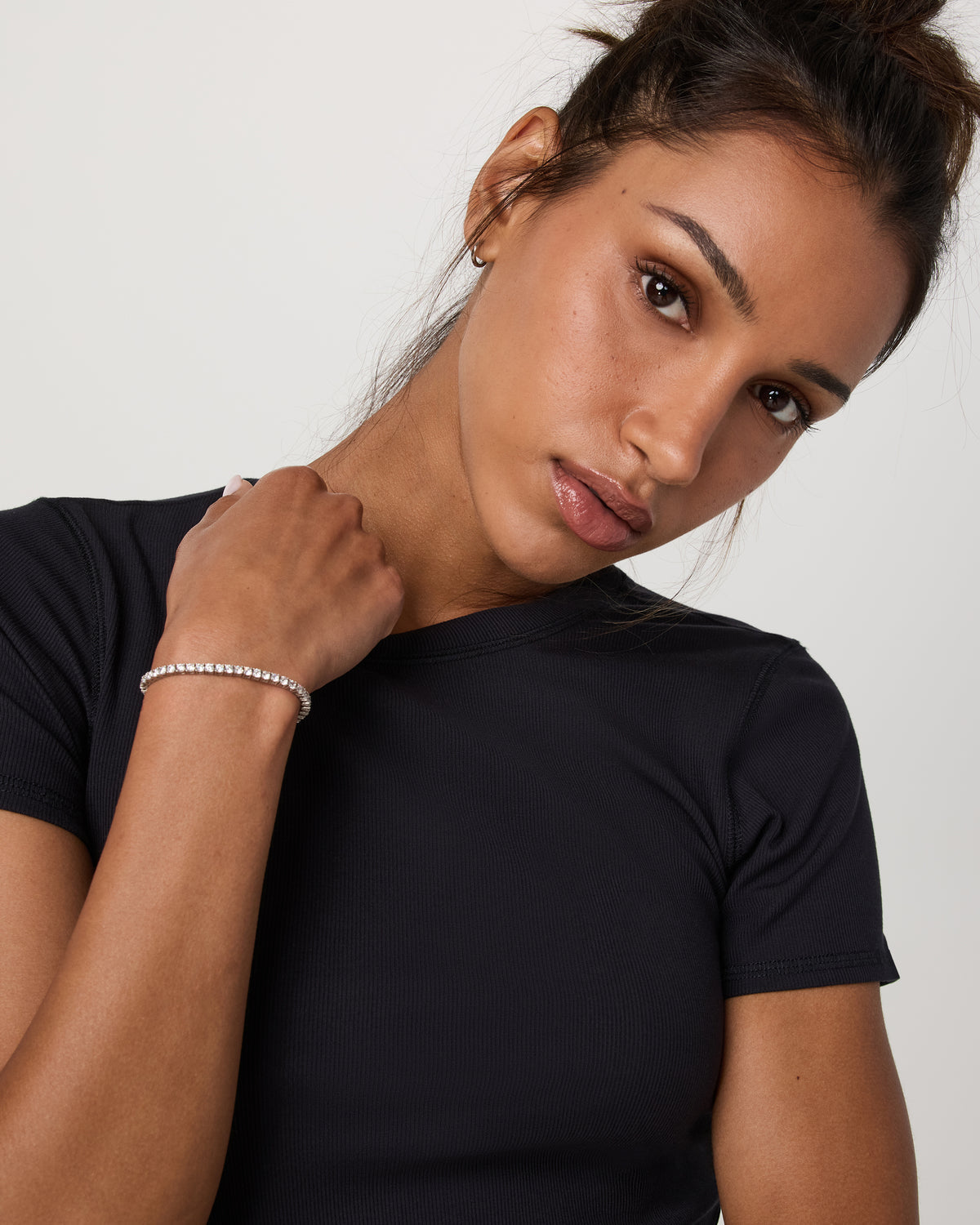 Pose Fitted Tee Women's Black Fitted Shirt | Vuori Sale